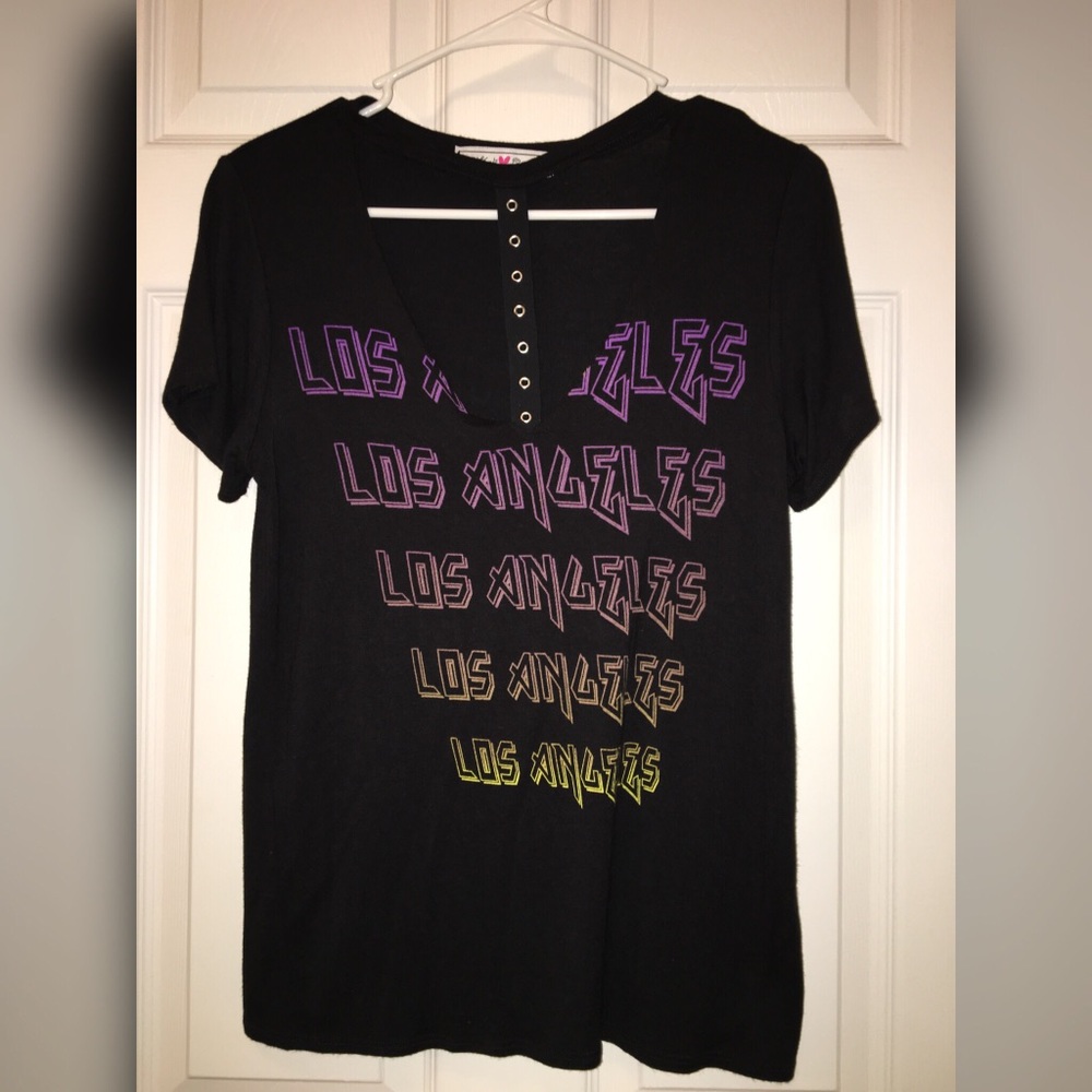 Black Los Angeles T-shirt. Cutout V neck.